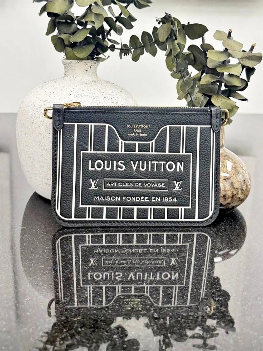 Louis Vuitton Pochette Accessoires Black Clutch Like New